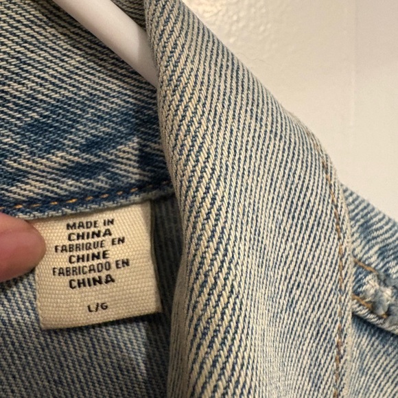 Vintage Levi's Men's Denim Jacket - Picture 6 of 6